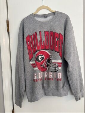 Gildan Gray Crewneck Sweatshirt with Red Georgia Bulldogs Graphic
